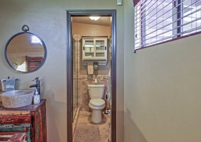 Tucson Vacation Rentals, Big Back Yard, Shower before bedtime in this en-suite bathroom with walk-in shower