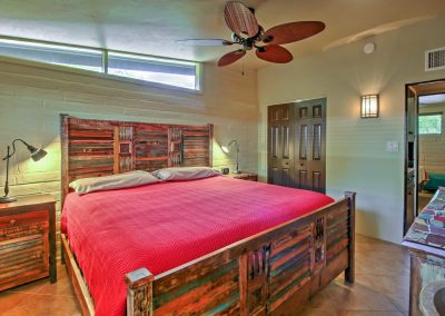 Tucson Vacation Rental, Big Back Yard, You'll love climbing into this king-sized bed at the end of a long day